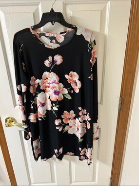 Black Floral Long-Sleeve Dress by Tavin